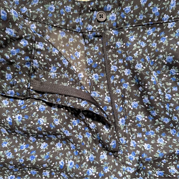 URBAN RENEWAL High-Rise Floral Shorts - Picture 3 of 6